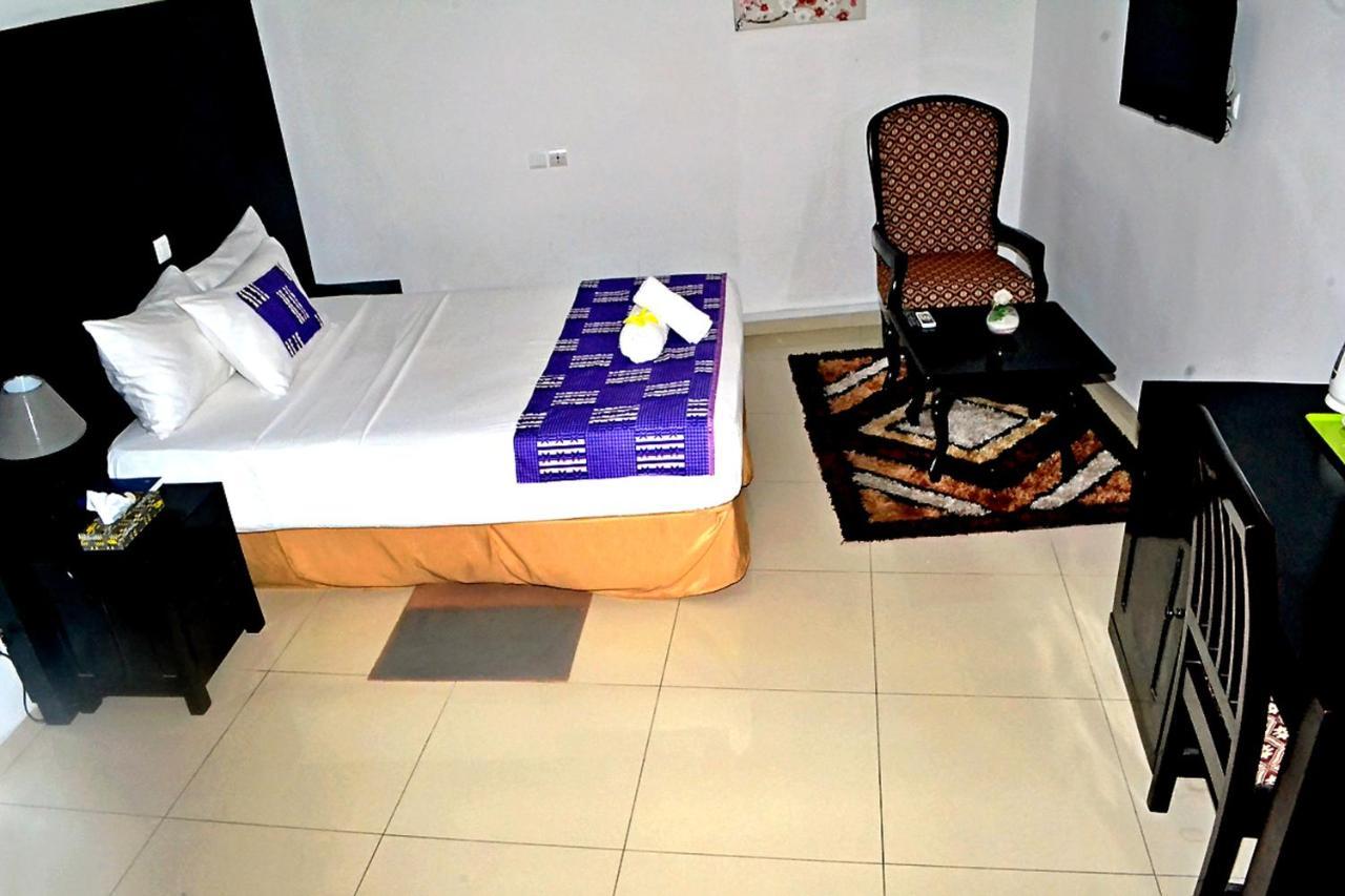 Hotel Bkbg Λομέ Εξωτερικό φωτογραφία