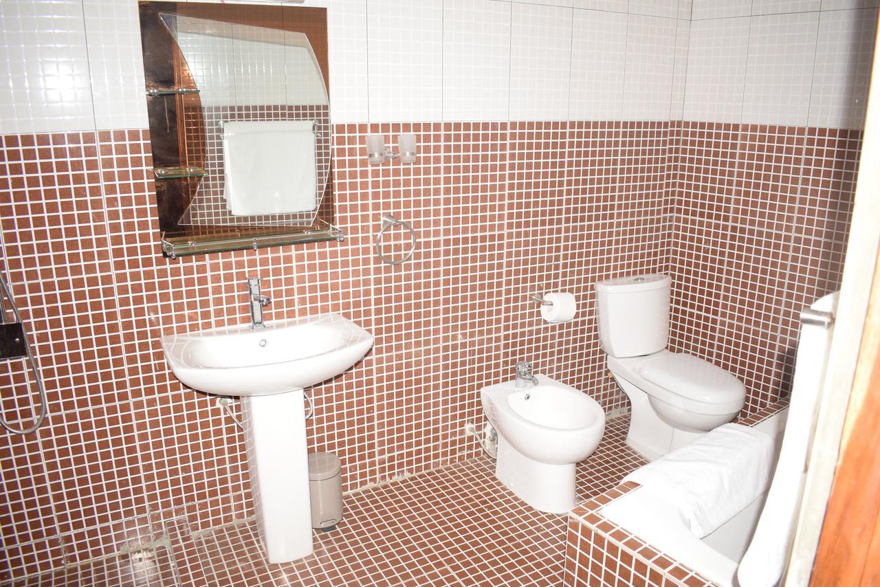 Hotel Bkbg Λομέ Εξωτερικό φωτογραφία